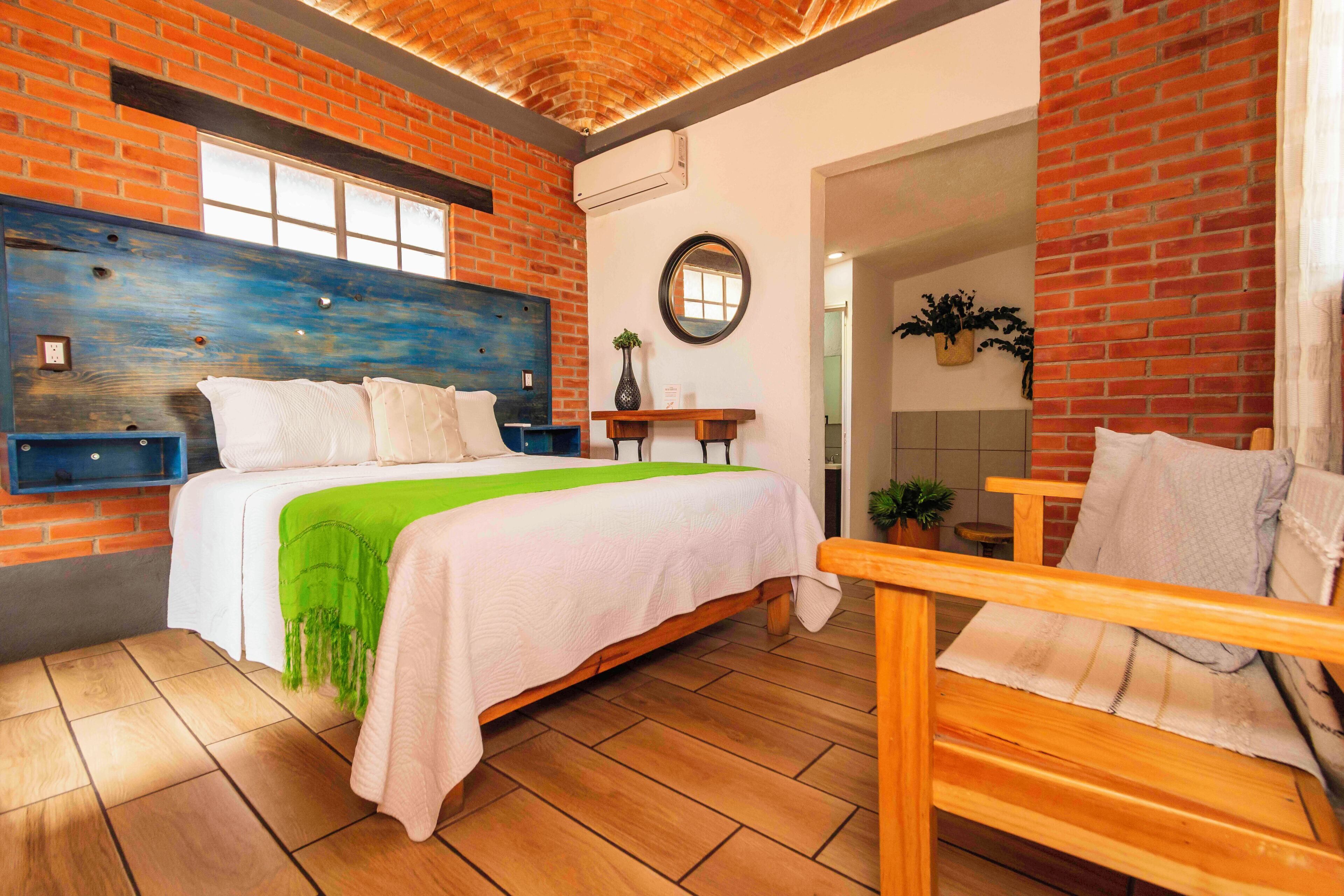 Traditional House | Iron/ironing board, free WiFi, bed sheets