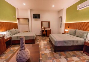 Comfort Loft | Iron/ironing board, free WiFi, bed sheets - Casa Mayahuel (Oaxaca)