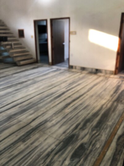 Spacious 5-bedroom house in fabulous Mansa with AC, WiFi