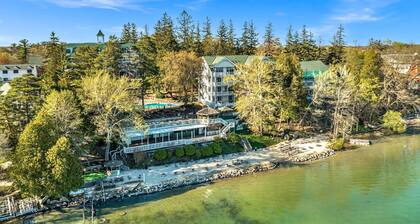 1st Floor Double Suite Courtyard View