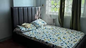 3 quartos, ferros/tábuas de passar roupa, Wi-Fi, roupa de cama