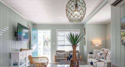 Charming 2BD Bungalow Close to Crescent Beach!