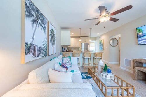 Chic Peaceful 3BD Cottage - Walk to Siesta!