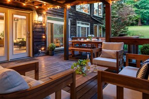 Outdoor dining - Luxe Bourbon Trl~Game Rm~Golf Sim~Hot Tub~Fire Pit (Versailles)