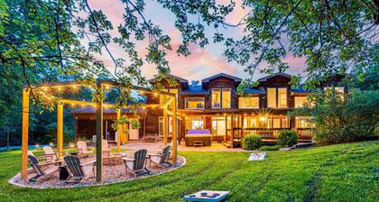 Luxe Bourbon Trl~Game Rm~Golf Sim~Hot Tub~Fire Pit