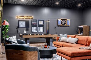 Interior - Luxe Bourbon Trl~Game Rm~Golf Sim~Hot Tub~Fire Pit (Versailles)