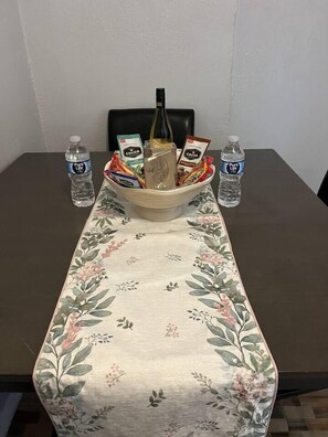 Alimentos y bebidas