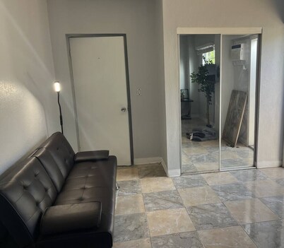 Cozy & comfortable Guest house Near Hard Rock Stadium