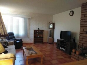 Living area - The Ranch............. (Cochise)