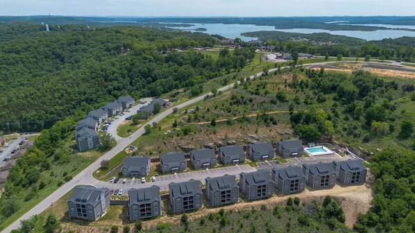 Exterior - Spacious Family Condo, Pool, Hot Tub,10 Min to SDC (Branson)