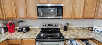 4BR  Near ATT Stadium Pet Friendly