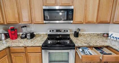 4BR Near ATT Stadium Pet Friendly
