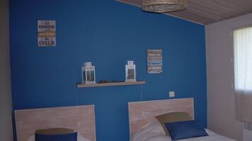 2 bedrooms, iron/ironing board