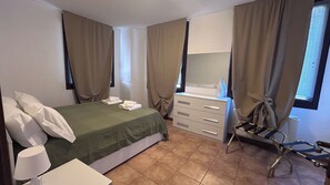 1 quarto, berço de viagem, Wi-Fi de cortesia, roupa de cama
