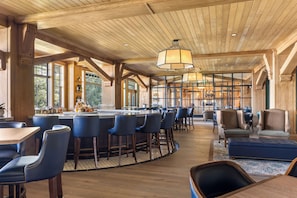 2 Bars/Lounges, Cocktailbar, Weinbar