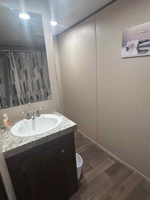 Bathroom - 3-bedroom mobile home in Florence, SC (Florence)