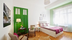 2 habitaciones, tabla de planchar con plancha, wifi y ropa de cama 