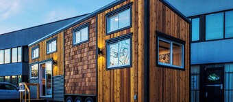 35 ‘ Tiny House RV pet friendly