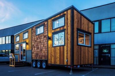 35 ‘ Tiny House RV pet friendly