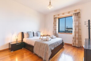 3 bedrooms, iron/ironing board, travel crib, free WiFi