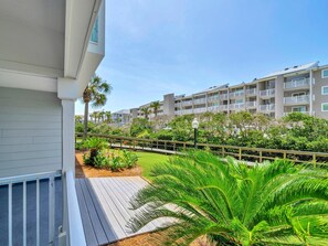 Condo, 1 King Bed with Sofa bed (Beachside Villas 613) | Property grounds