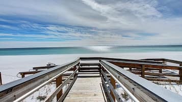 Condo, 1 King Bed with Sofa bed (Caribbean Dunes 105) | Beach