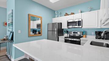 Condo, 1 King Bed with Sofa bed (Caribbean Dunes 105) | Private kitchen