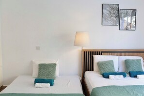 1 chambre, fer et planche à repasser, Wi-Fi, draps fournis