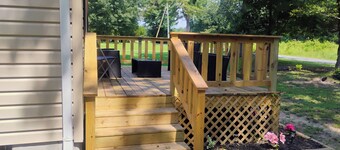 Cozy Haven in Williamsburg. 5 Minutes from Busch Gardens and Water Country.