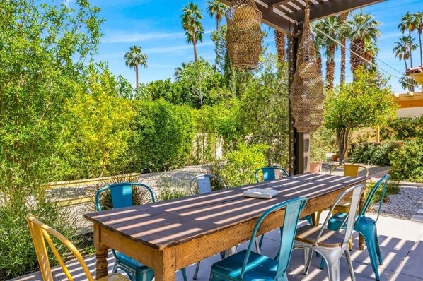 Outdoor dining