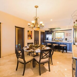 Dining - Garza Blanca Luxury Suite 2-bedroom 2 bath Beach front resort in Puerto Vallarta (Puerto Vallarta)