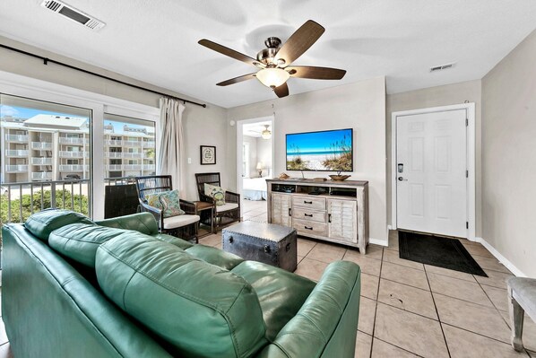 Condo, Multiple Beds (Beachside Villas 823) | Living area