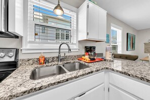 Condo, nhiều giường (Beachside Villas 823) | Bếp riêng