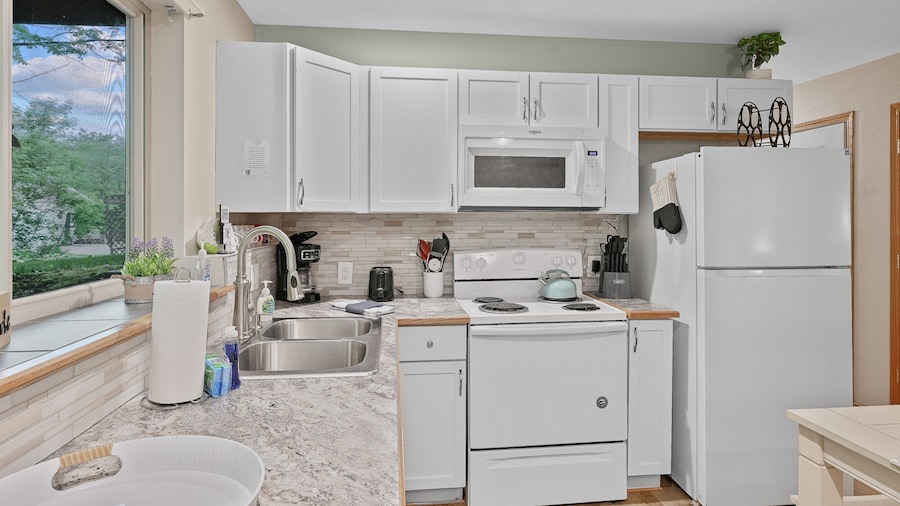 Mosinee Woodland Escape - Lower Suite