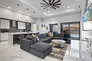 Smart-TV, peis, videospill og bordtennis