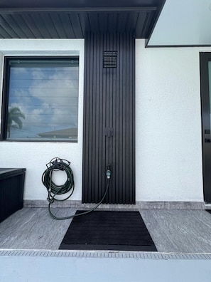 Exterior detail - Sunshine Paradise in Cape Coral Heated Pool (Cape Coral)