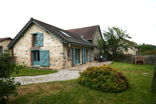Country house at the gateway to the Limousin-Périgord nature park.