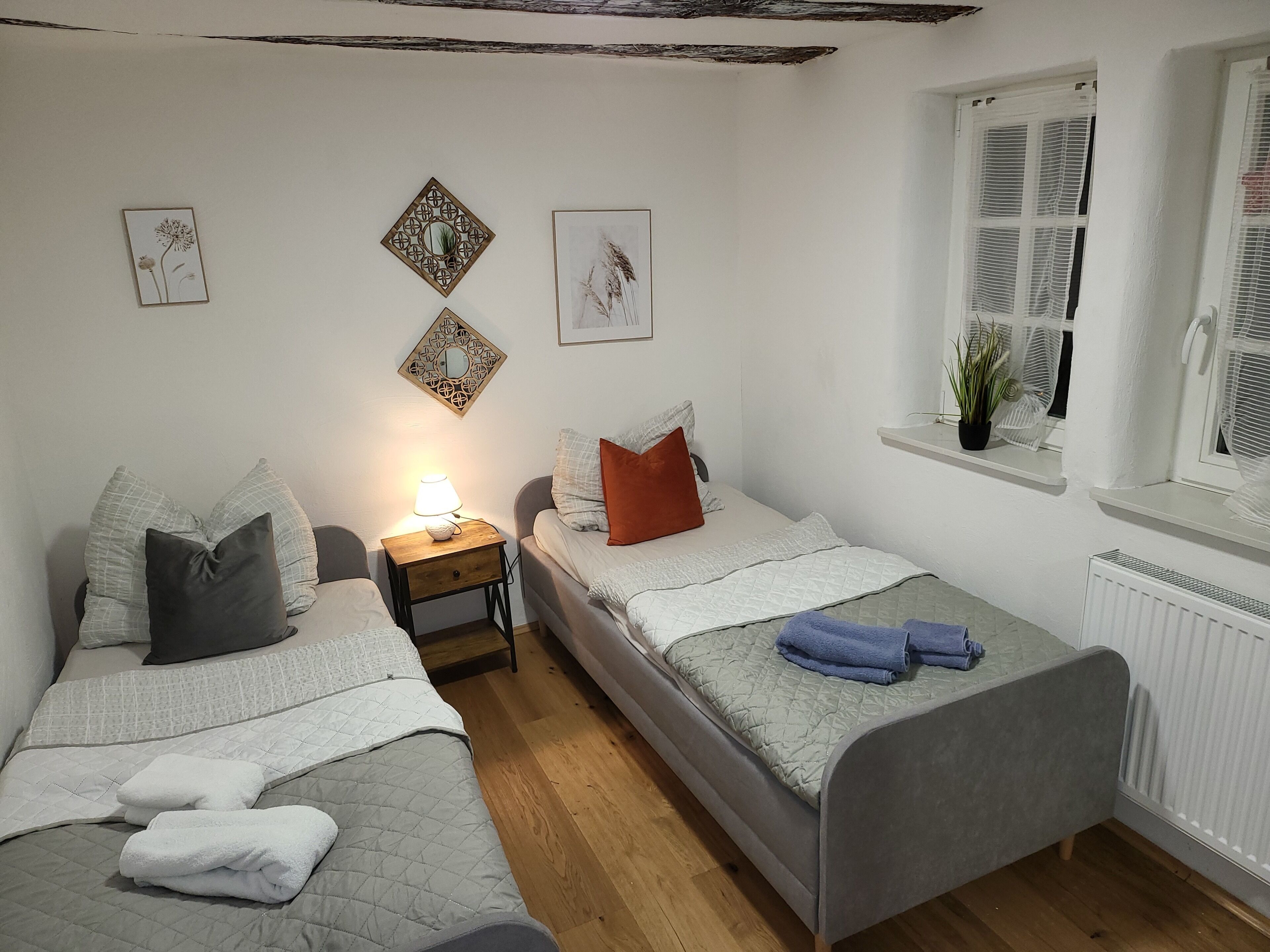 3 slaapkamers, een strijkplank/strijkijzer, wifi, beddengoed
