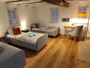 3 bedrooms, iron/ironing board, WiFi, bed sheets - Accommodation kostera 1 OG (Babenhausen)