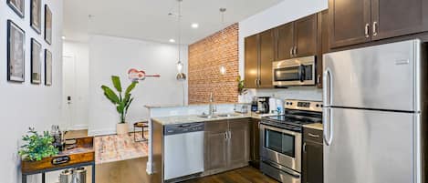 Condo, 1 Bedroom | Private kitchen | Cookware/dishes/utensils