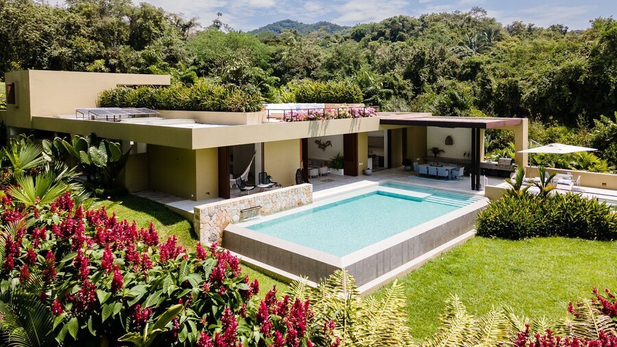 Yeguas T5 by Wynwood House