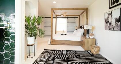 Wine Country Ranchette on 1 acre in Paso Robles with AC, BBQ, starry nights