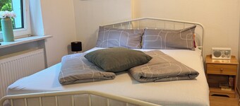 Cozy vacation apartment close to Benrath Castle Düsseldorf with terrace and kitchen