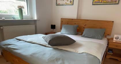 Cozy vacation apartment close to Benrath Castle Düsseldorf with terrace and kitchen
