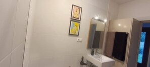 Hair dryer, towels, toilet paper