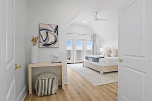 5 bedrooms, iron/ironing board, WiFi, bed sheets - Luxury Beach House w/ Pool - Huge Waterfront Views! (Pass Christian)