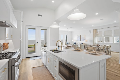 Luxury Beach House w/ Pool - Huge Waterfront Views!