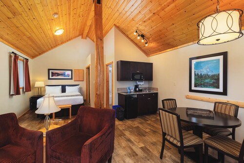 Suite Cabin in the Mountains
