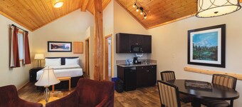 Suite Cabin in the Mountains