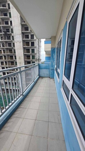 คอนโด, 1 ห้องนอน, พร้อมสิ่งอำนวยความส�ะดวกสำหรับผู้พิการ, ระเบียง | ระเบียง